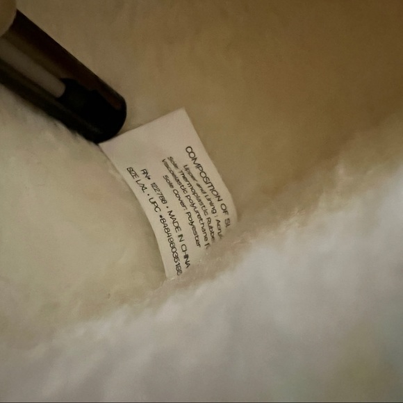 I. appel Violet Snowflake Knit Slippers - Picture 15 of 15